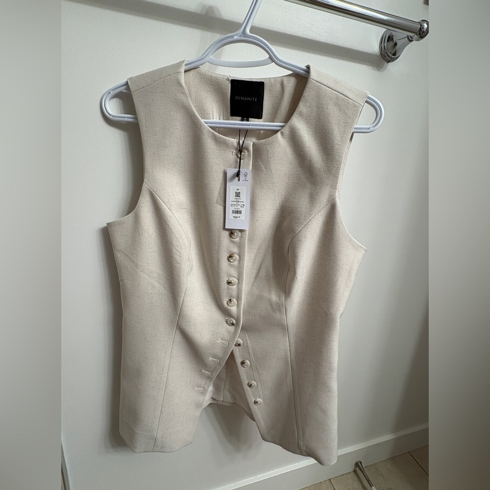 Dynamite Cream Sleeveless Button-Front Vest Top